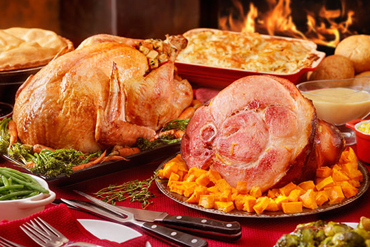 Turkey or Ham: Which One Actually Fits Your Holiday Table?